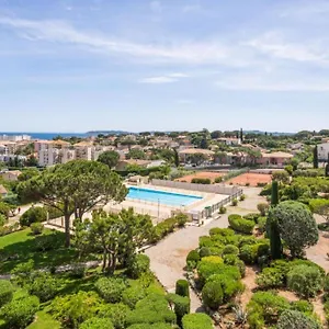 https://residence-des-coteaux-du-preconil.fr-provencehotel.com